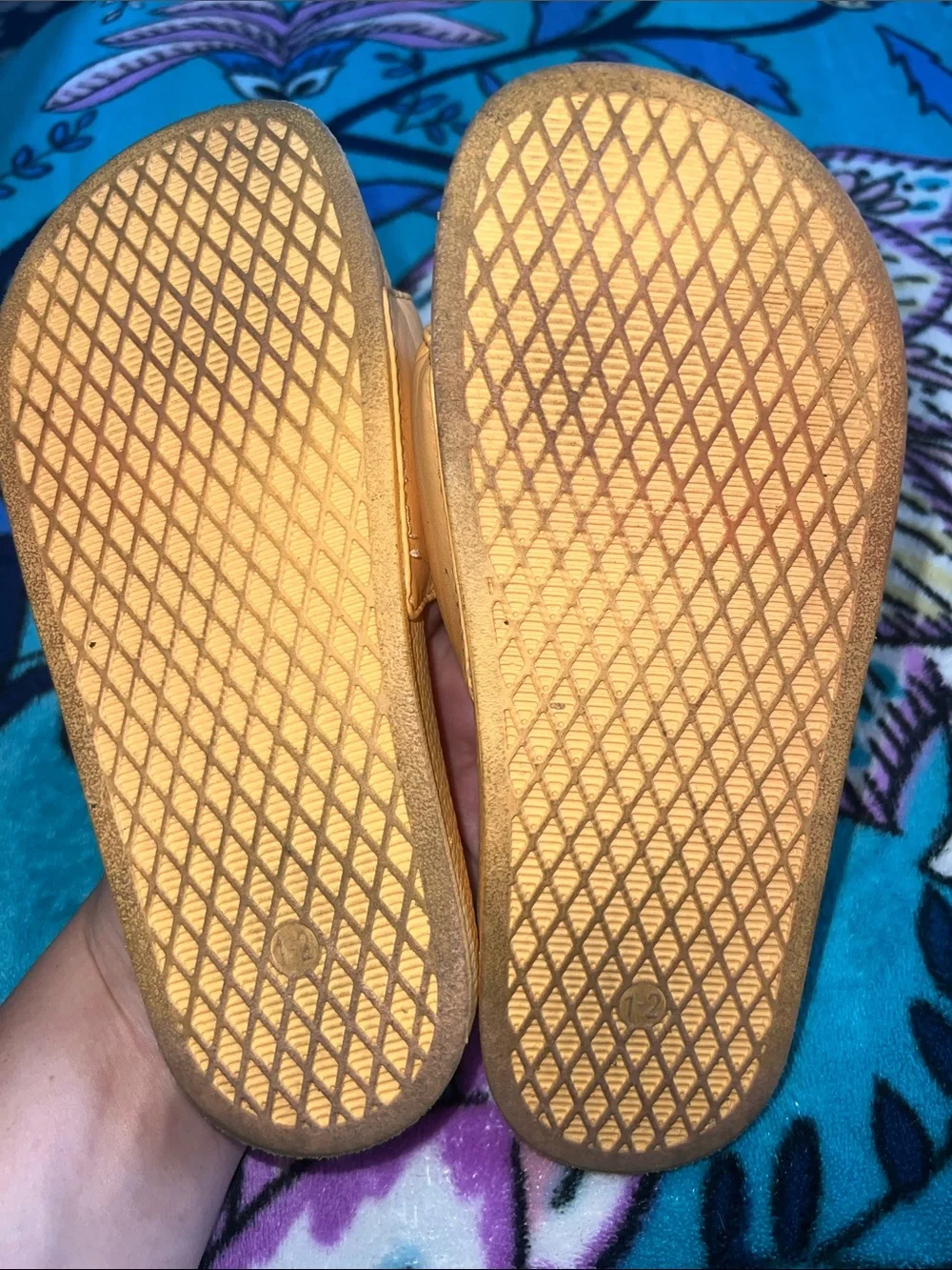 Old Navy girls - Winking Smiley Slide Sandals - size 1-2